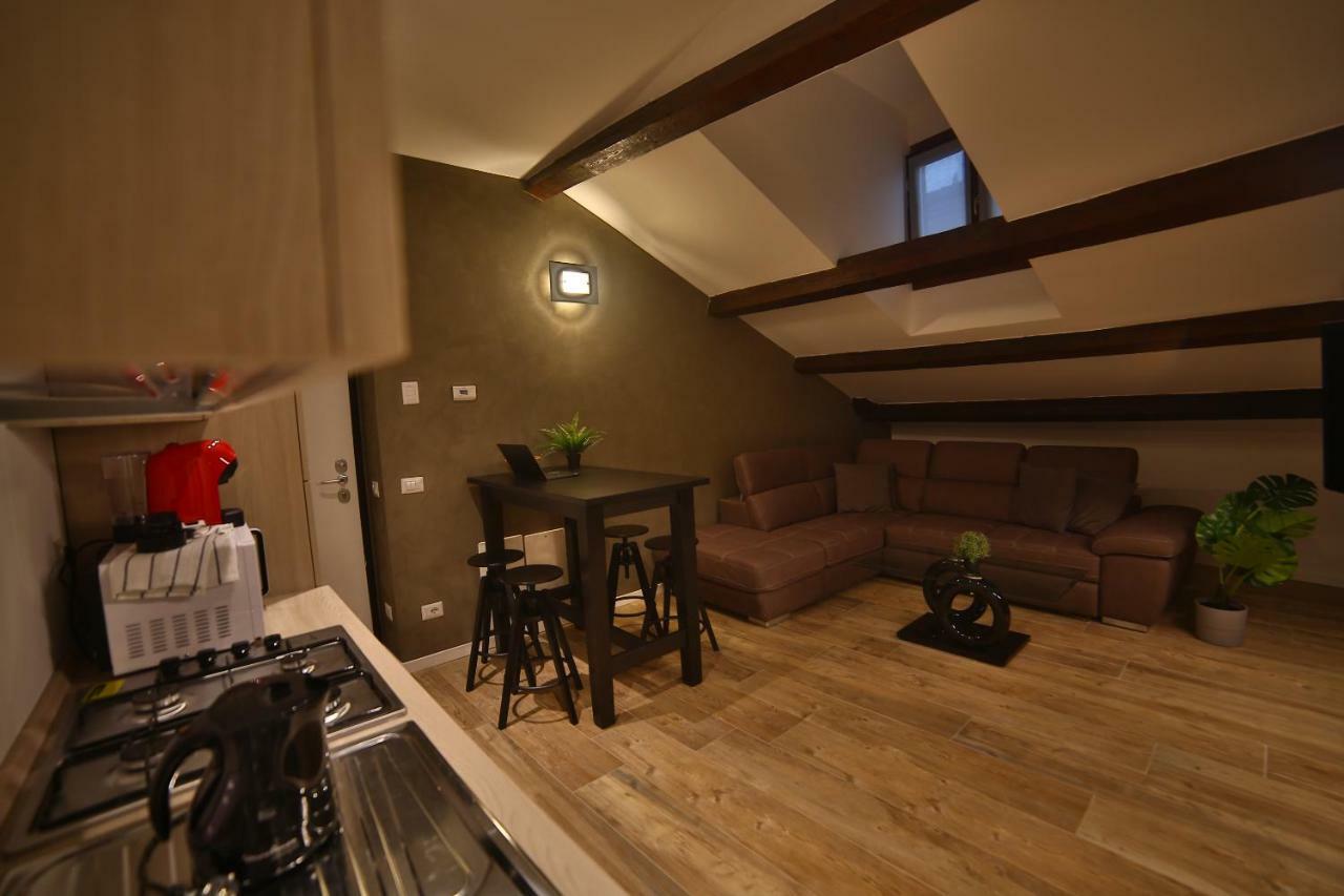 Moscova Attic Near Duomo Milão Exterior foto